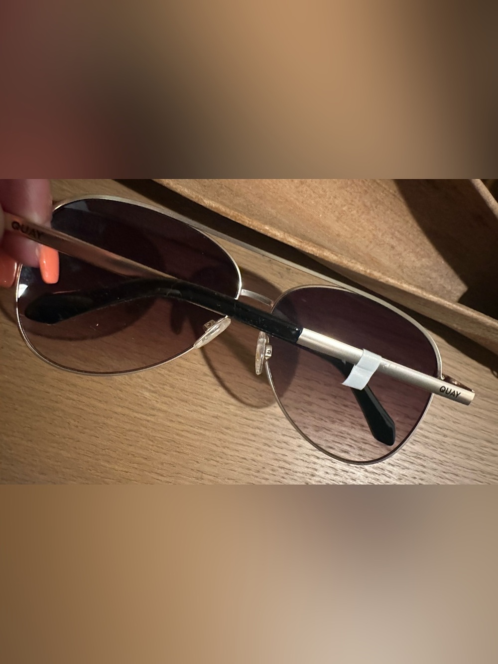Quay Australia Vivienne Aviator Sunglasses - Gold Frame, Brown Gradient Lenses✨ - Picture 5 of 7